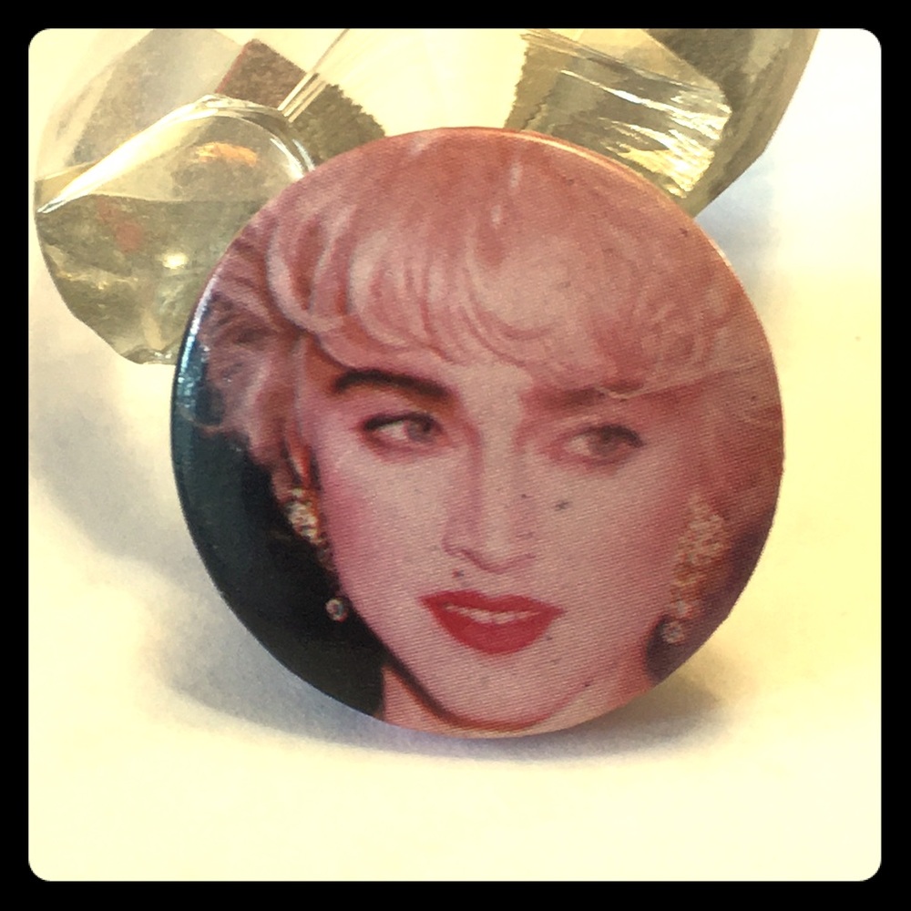 Madonna pin